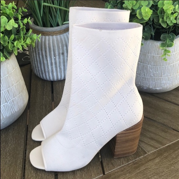 (Sold) Kelsi Dagger Brooklyn Macey Knit Bootie - Picture 4 of 8